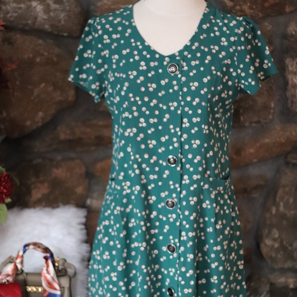 Button down Dress - Picture 2 of 3